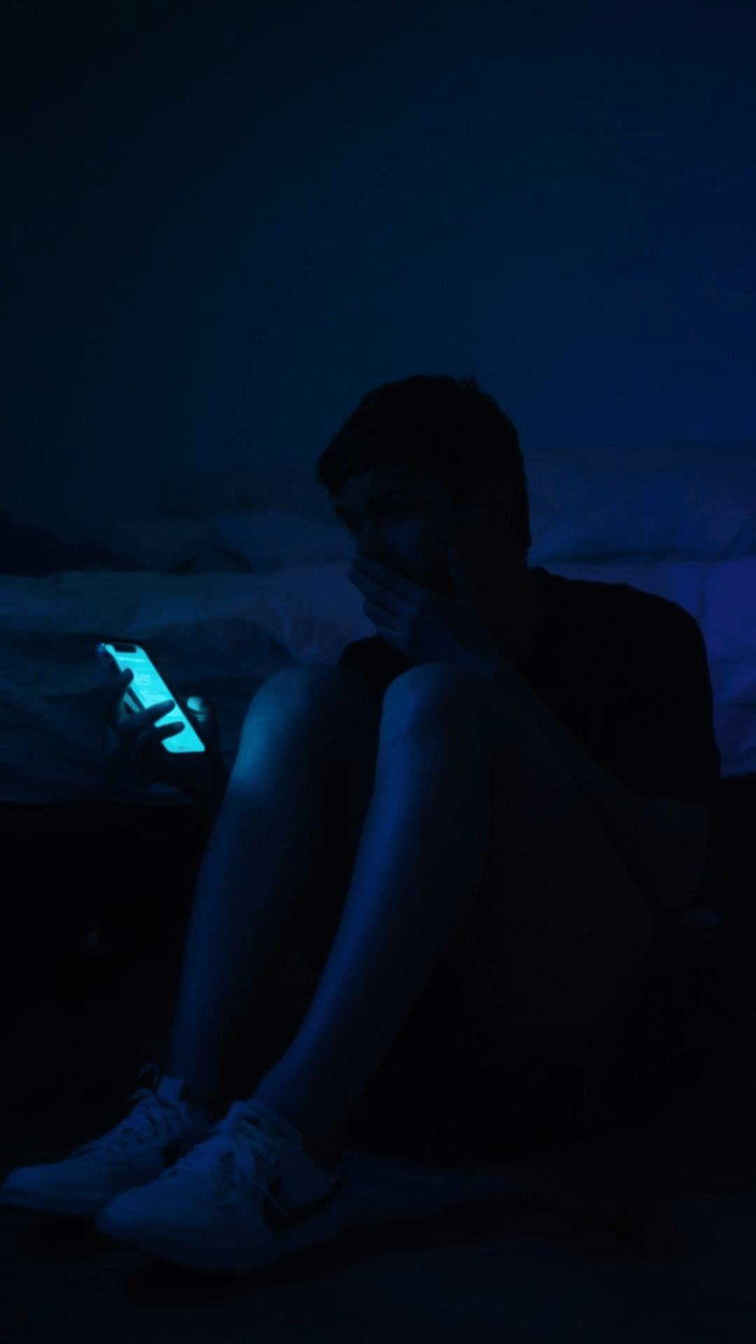 Adolescente en silencio, sin poder expresarse